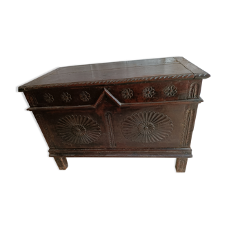 Wedding chest