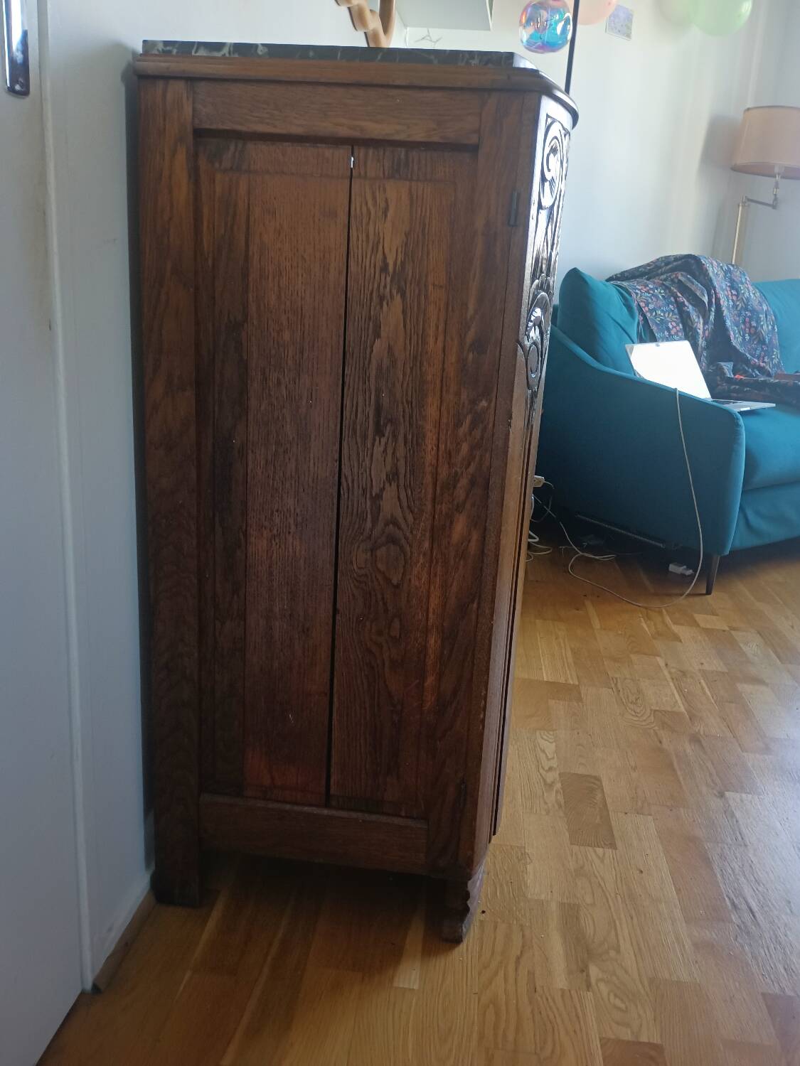Art Deco buffet in marble and carved wood