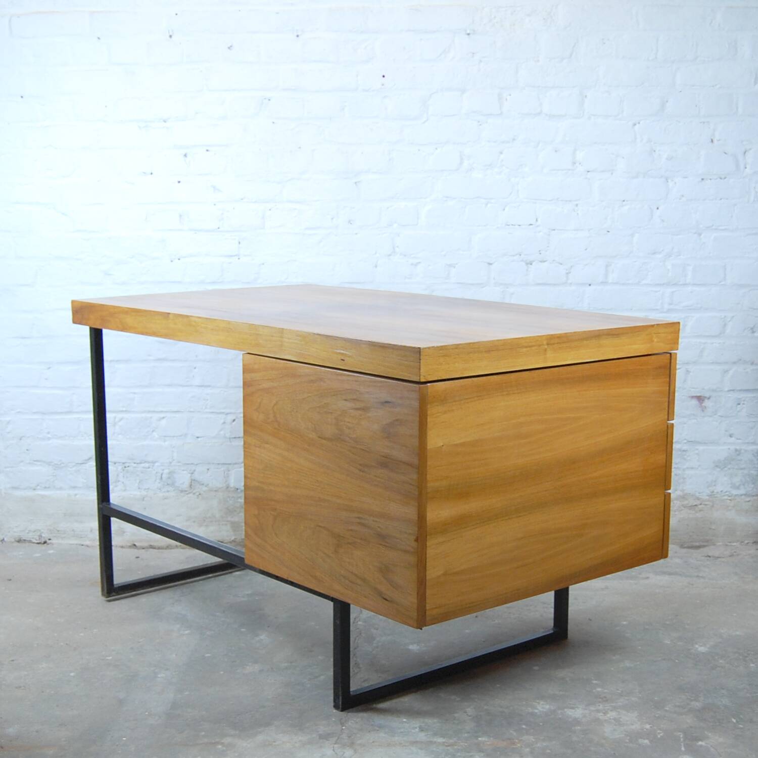 Vintage “Bailiff” desk by Pierre Guariche for Meurop 1961