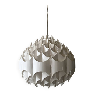 Suspension globe sculptural rhytmic par H.Milanda, design scandinave 1970