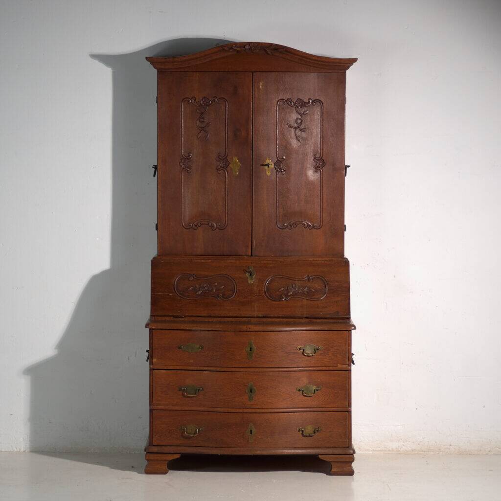 Antique oak secretary – Central Europe, circa 1850