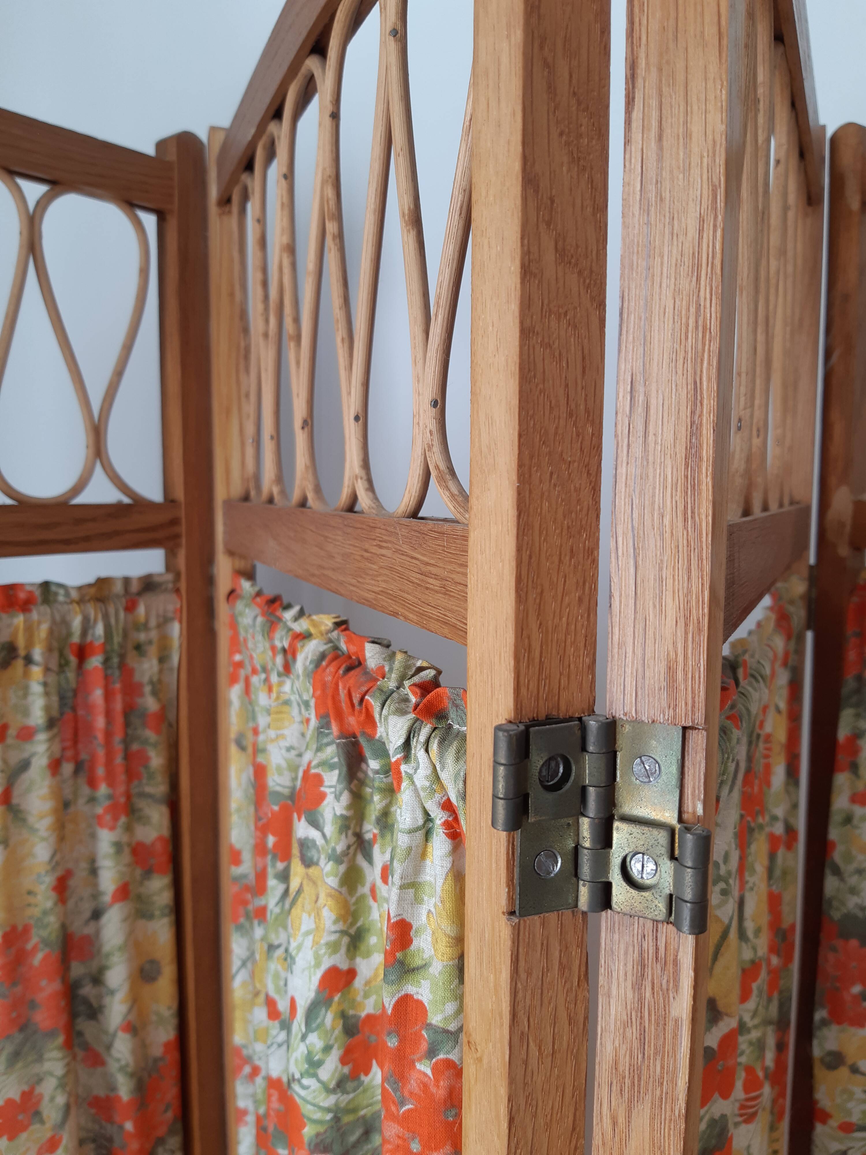 Wood and rattan screen