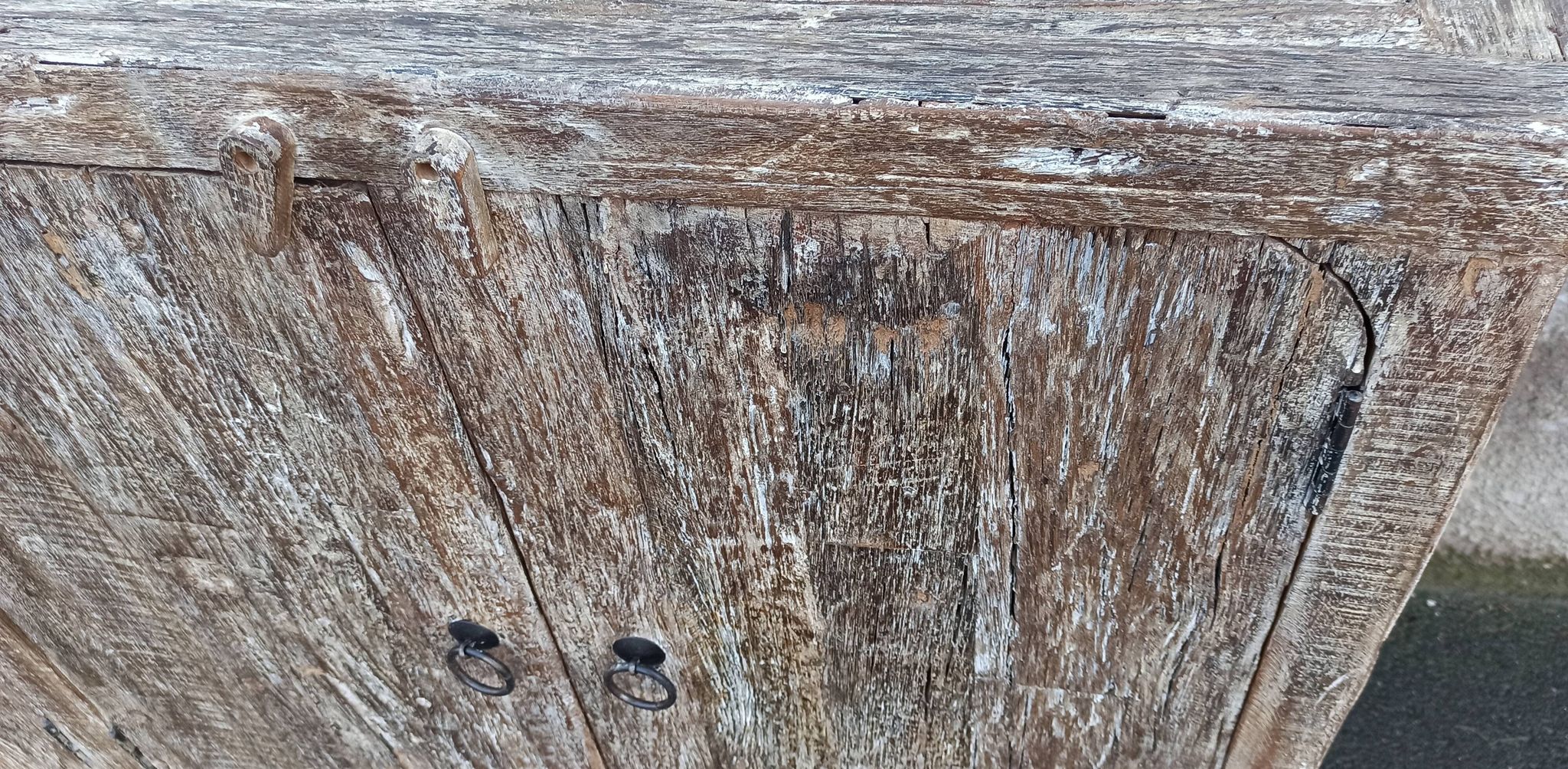 Buffet 4 portes en bois brut