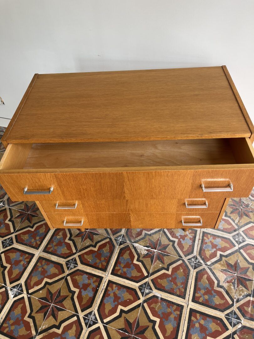 Vintage chest of drawers