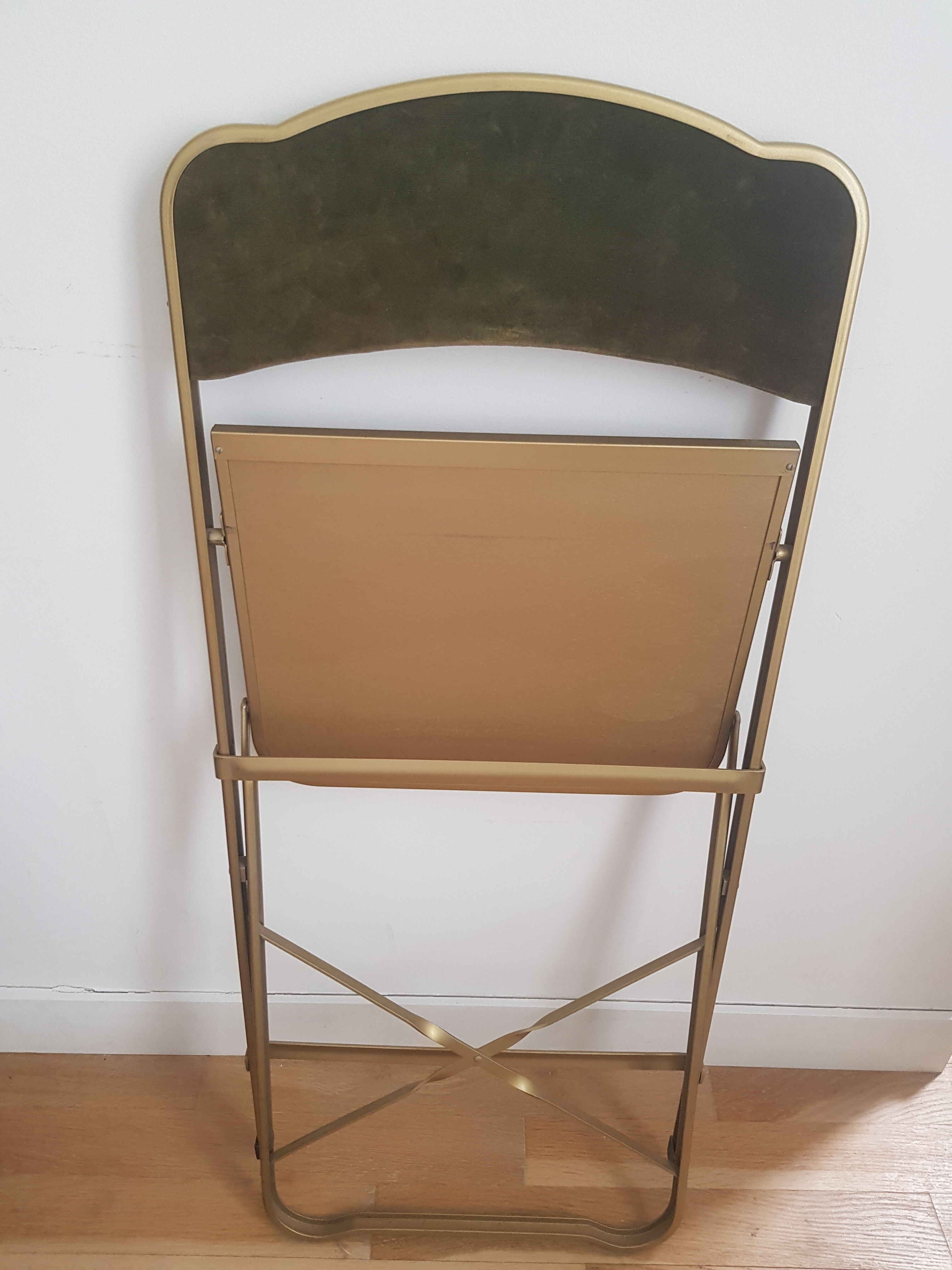 Velvet folding chair