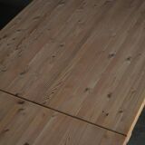 Modern Danish brutalist extendable dining table in pine, Tage Poulsen, 1970s.