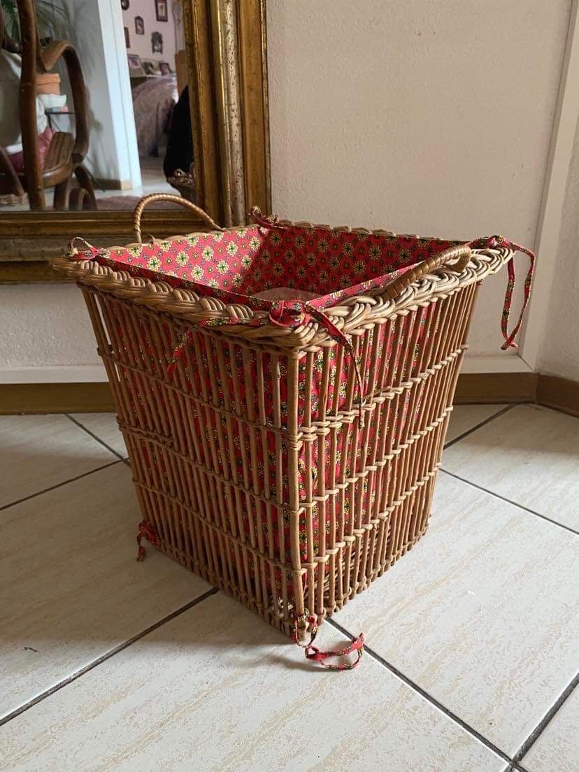 Large vintage wicker basket.