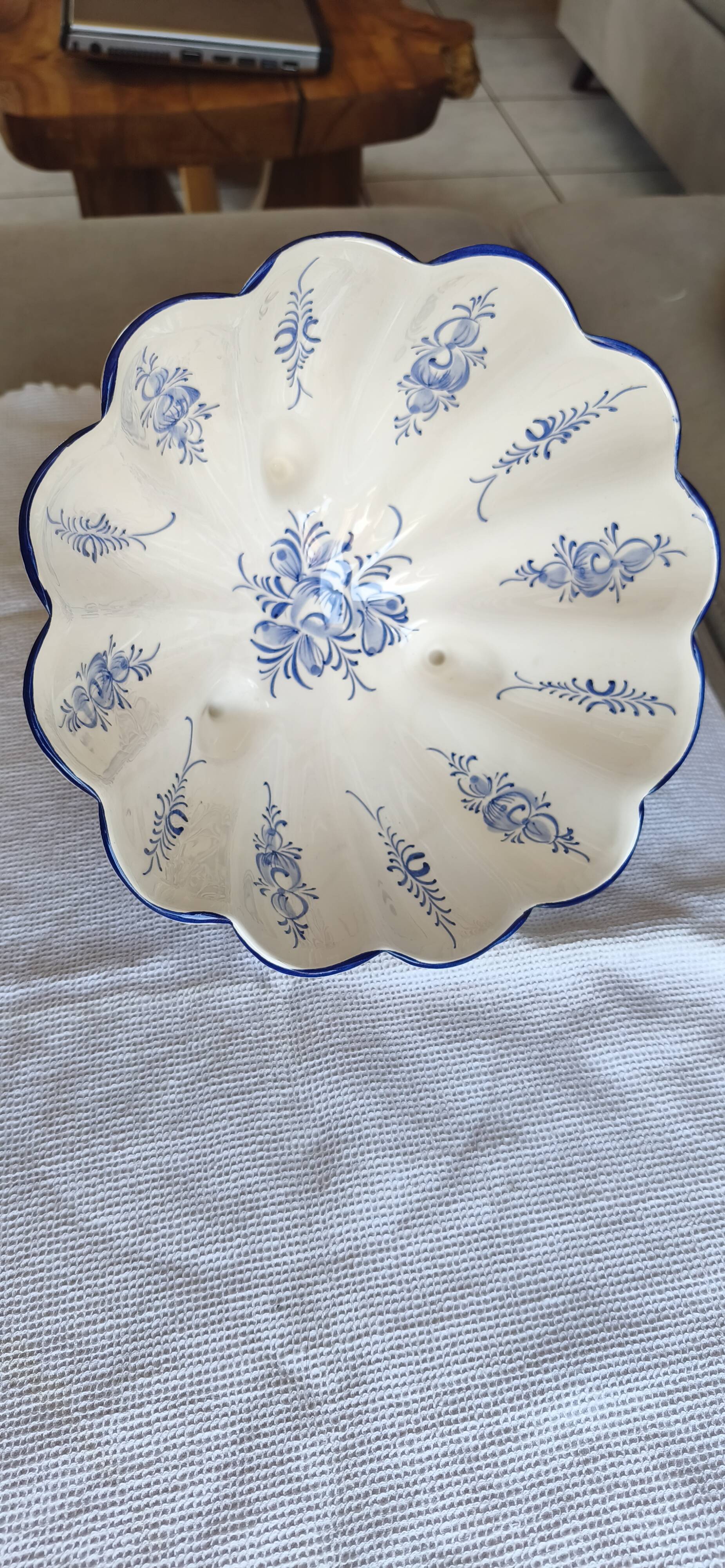 PORTUGUESE PORCELAIN / HAND-PAINTED BOWL AND FOOTED DISH