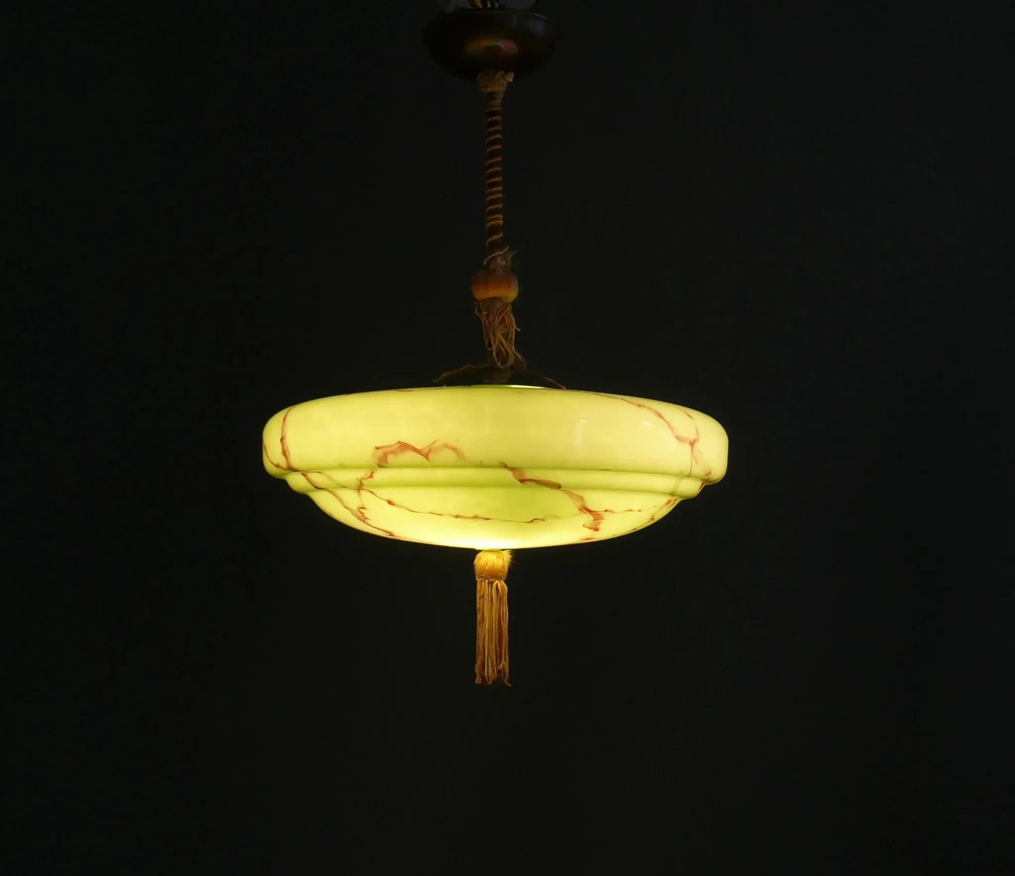 Art Deco pendant light with coiled rod, marbled effect, metal and brass pendant - 1930s