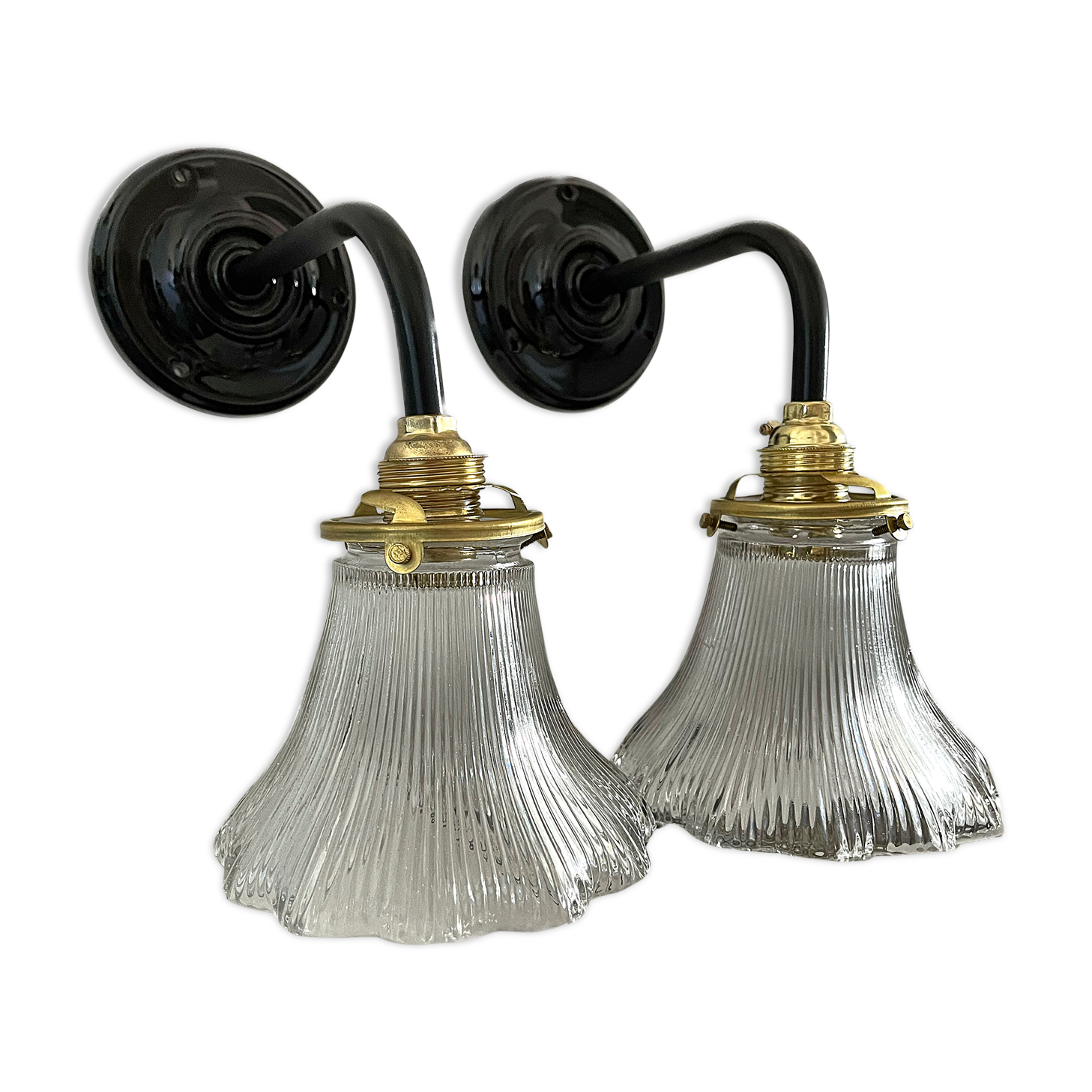 Paire d’appliques vintage en verre holophane électrifiées à neuf Selency