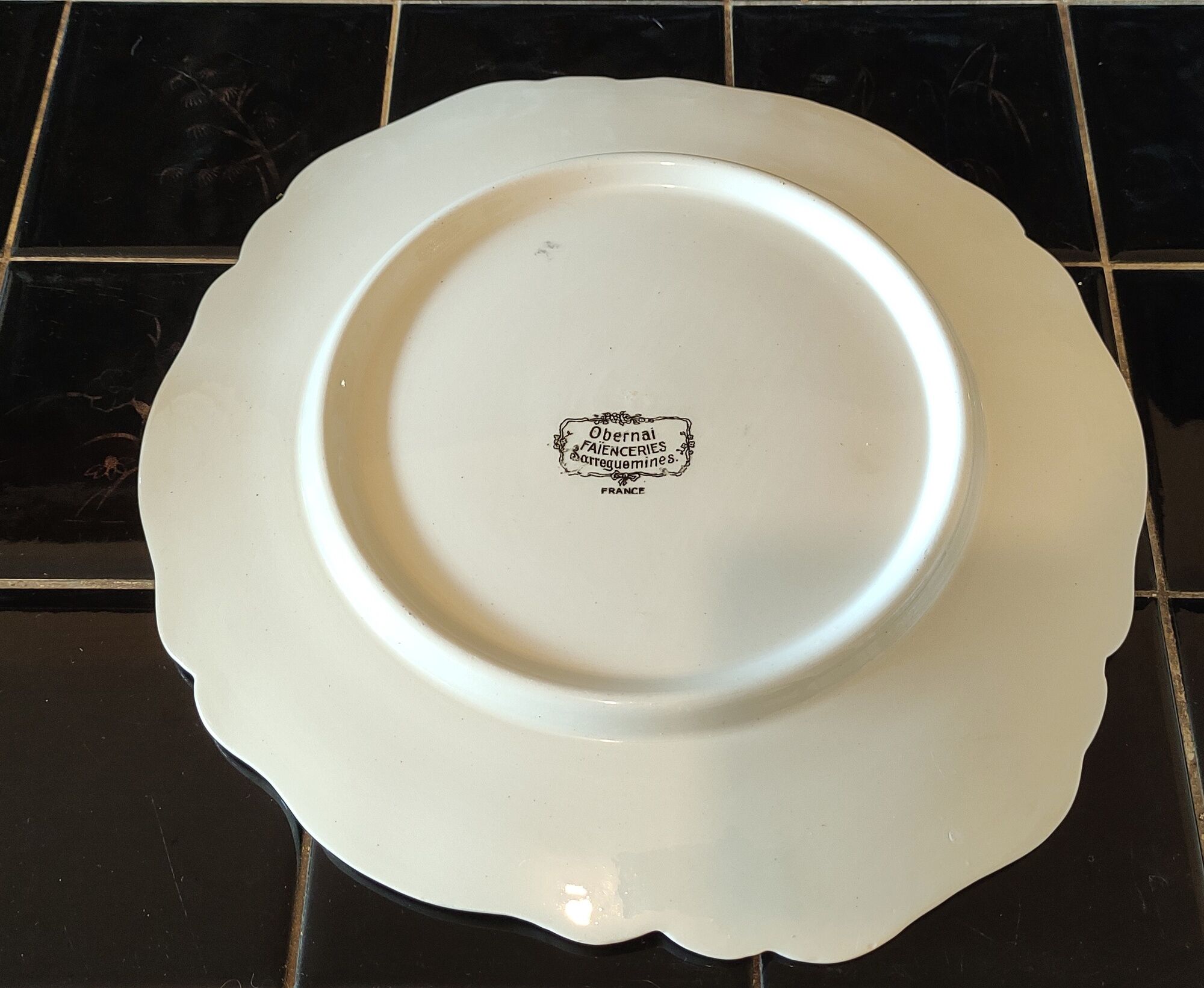 Service of 12 dessert plates and its serving dish - Obernai - Sarreguemines - Henry Loux