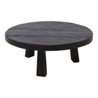 Table basse ronde à trépied brutaliste en chêne massif teinté des années 1970
