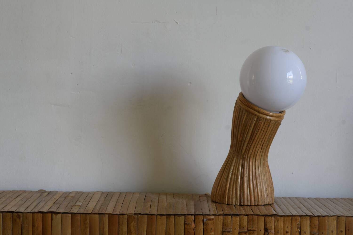 Lampe de table moderne du milieu du siècle en forme de crayon Space Age