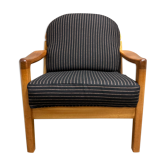 Fauteuil noir 1960 avec son estampille scandinave.