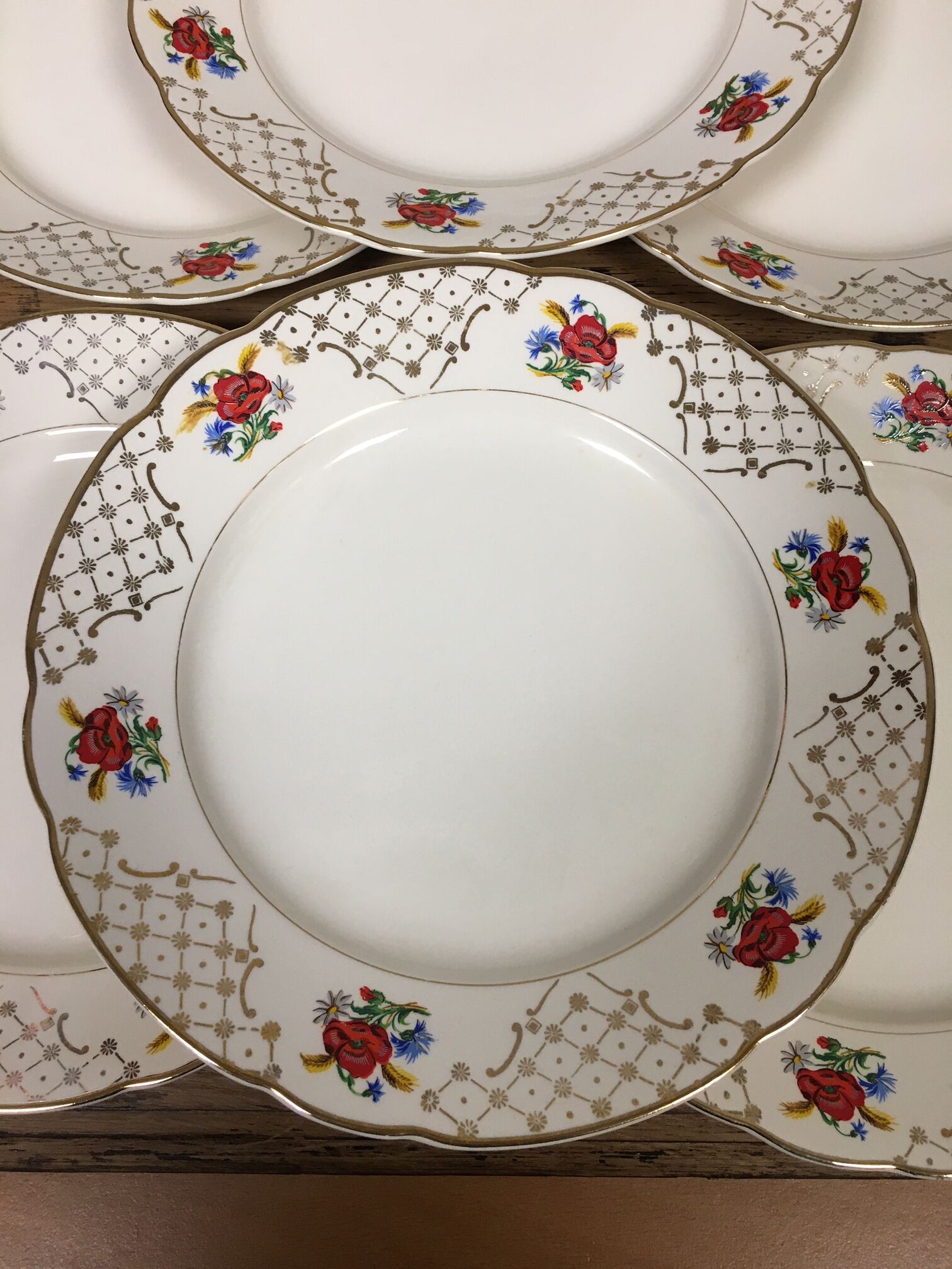 6 flat plates Villeroy and Boch flowers and gold