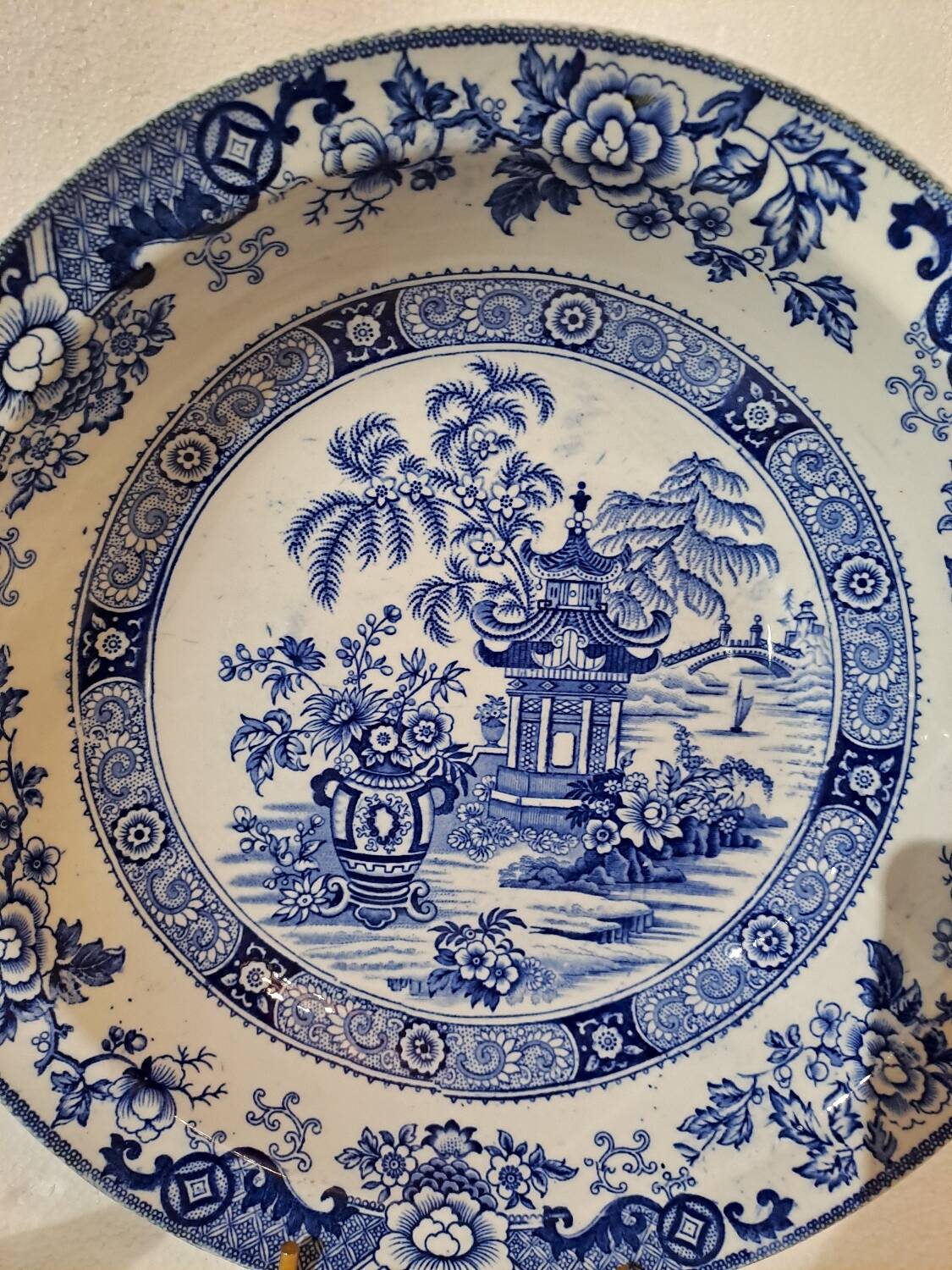 Hollow dish Creil and Montereau model Pagoda
