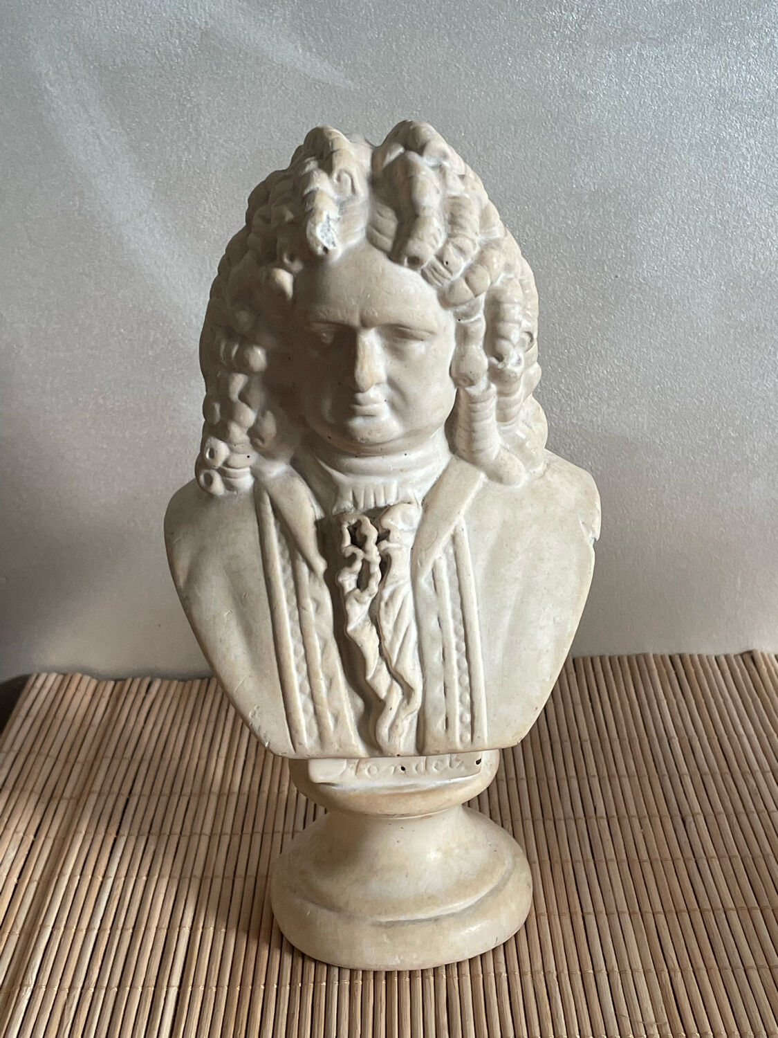 Buste en plâtre Handels
