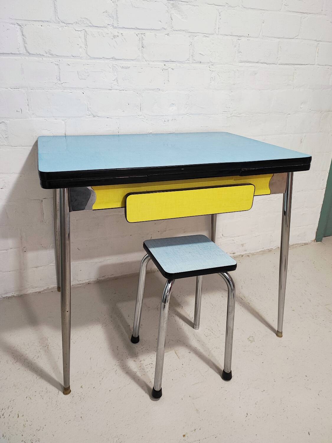 Two-tone formica table
