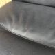 Paire de fauteuils de bureau cuir et structure tubulaire chromé