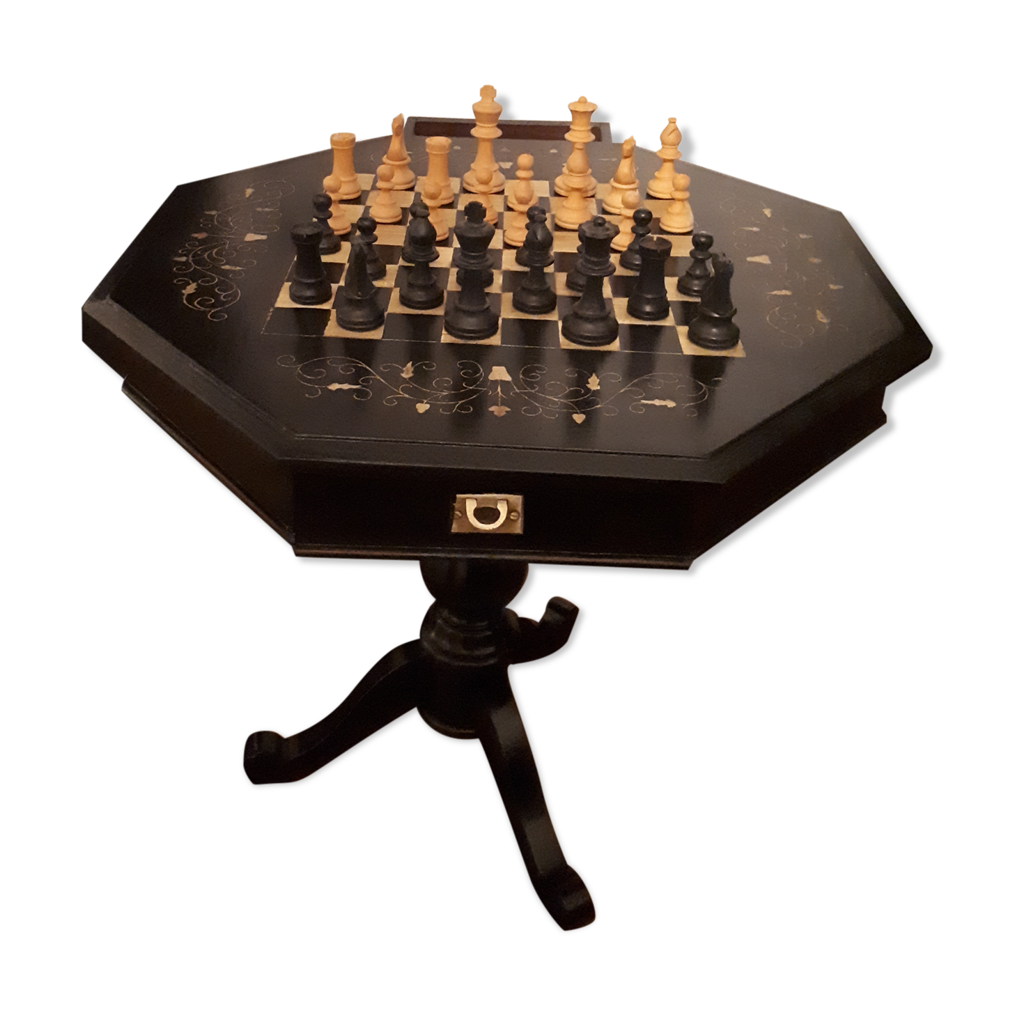 Octagonal chess table marquetry