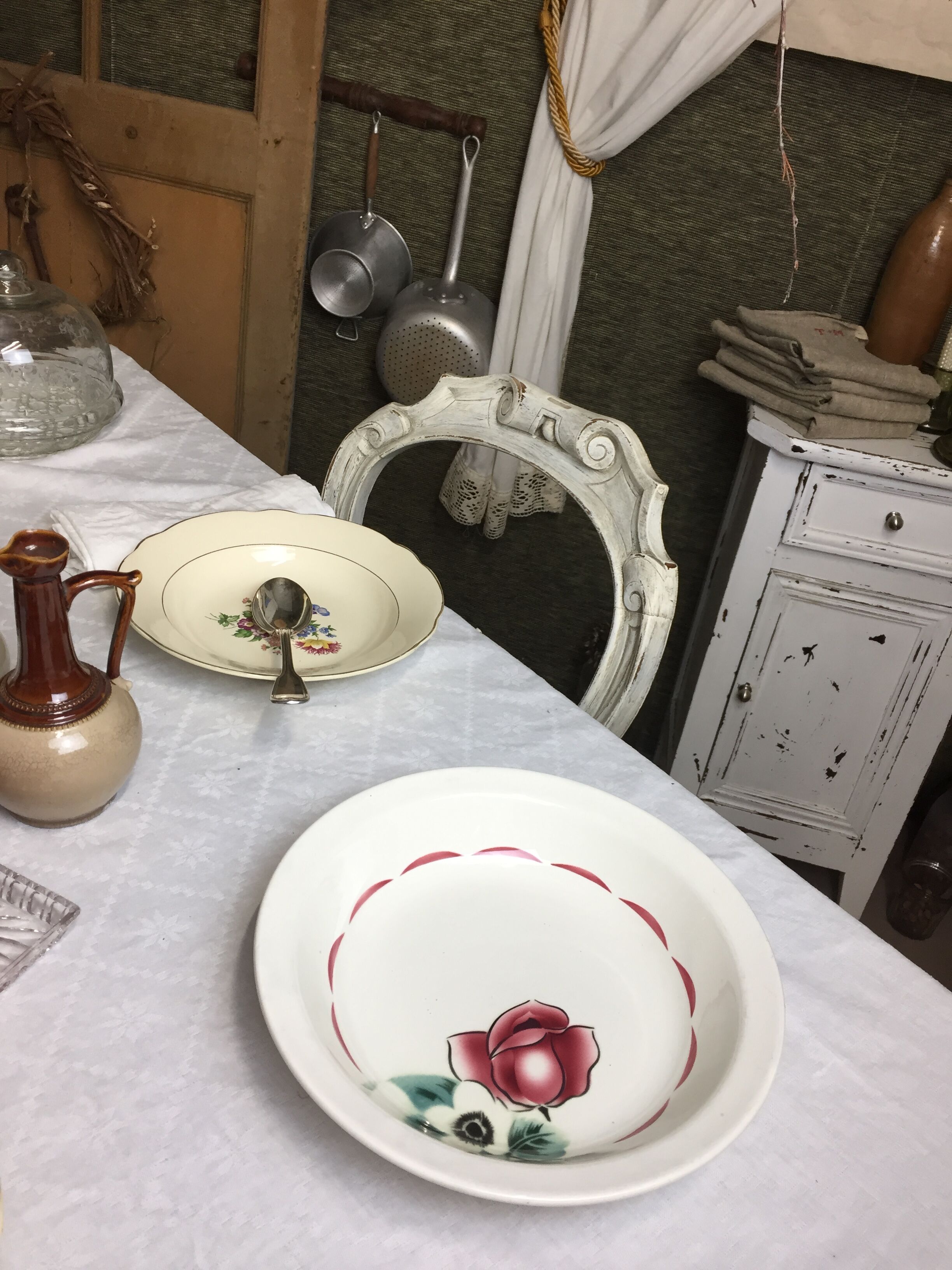 Hollow dish of round shape, made in France Digoin Sarreguemines