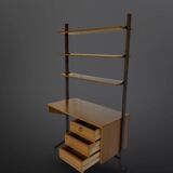 Bibliothèque italienne du milieu du siècle avec bureau.