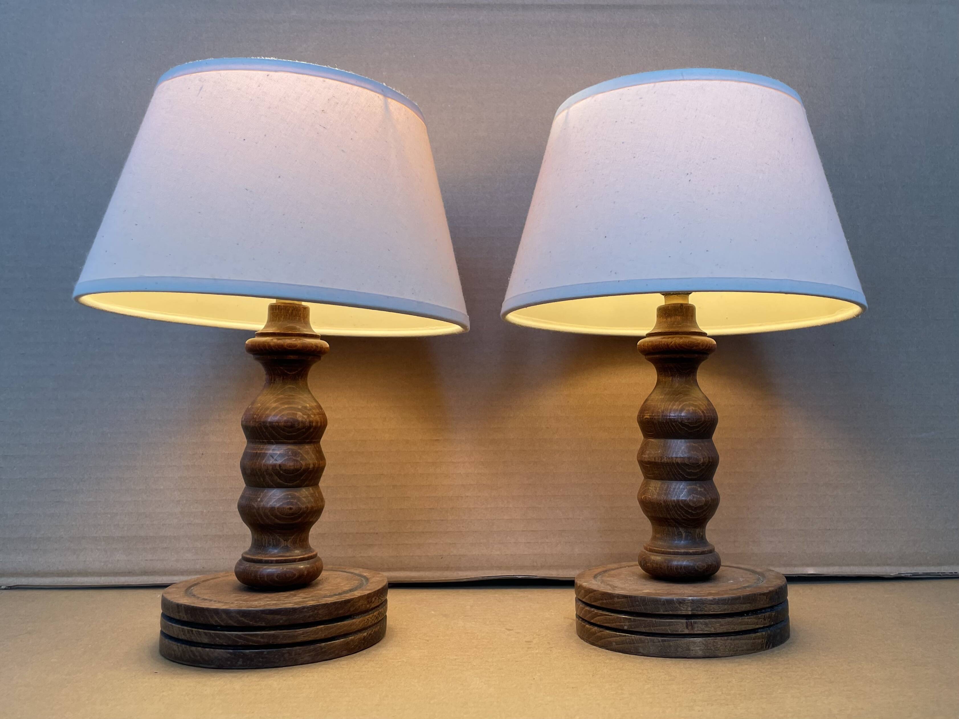 Lot de 2 lampes en bois anciennes