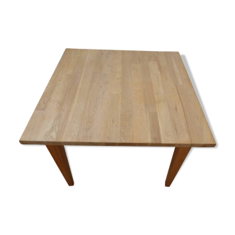 Coffee table with beech wood sheathed legs