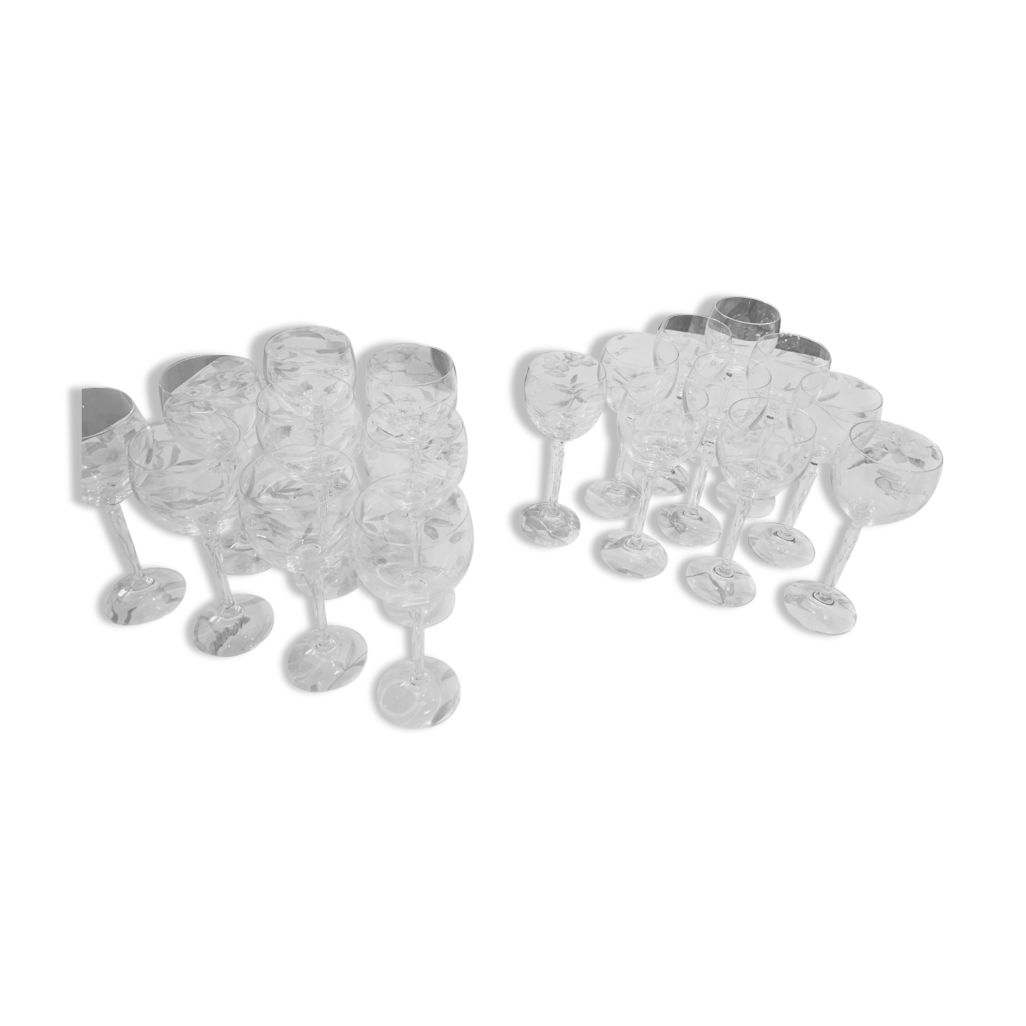 Crystal wine glasses (bud-shaped foot)