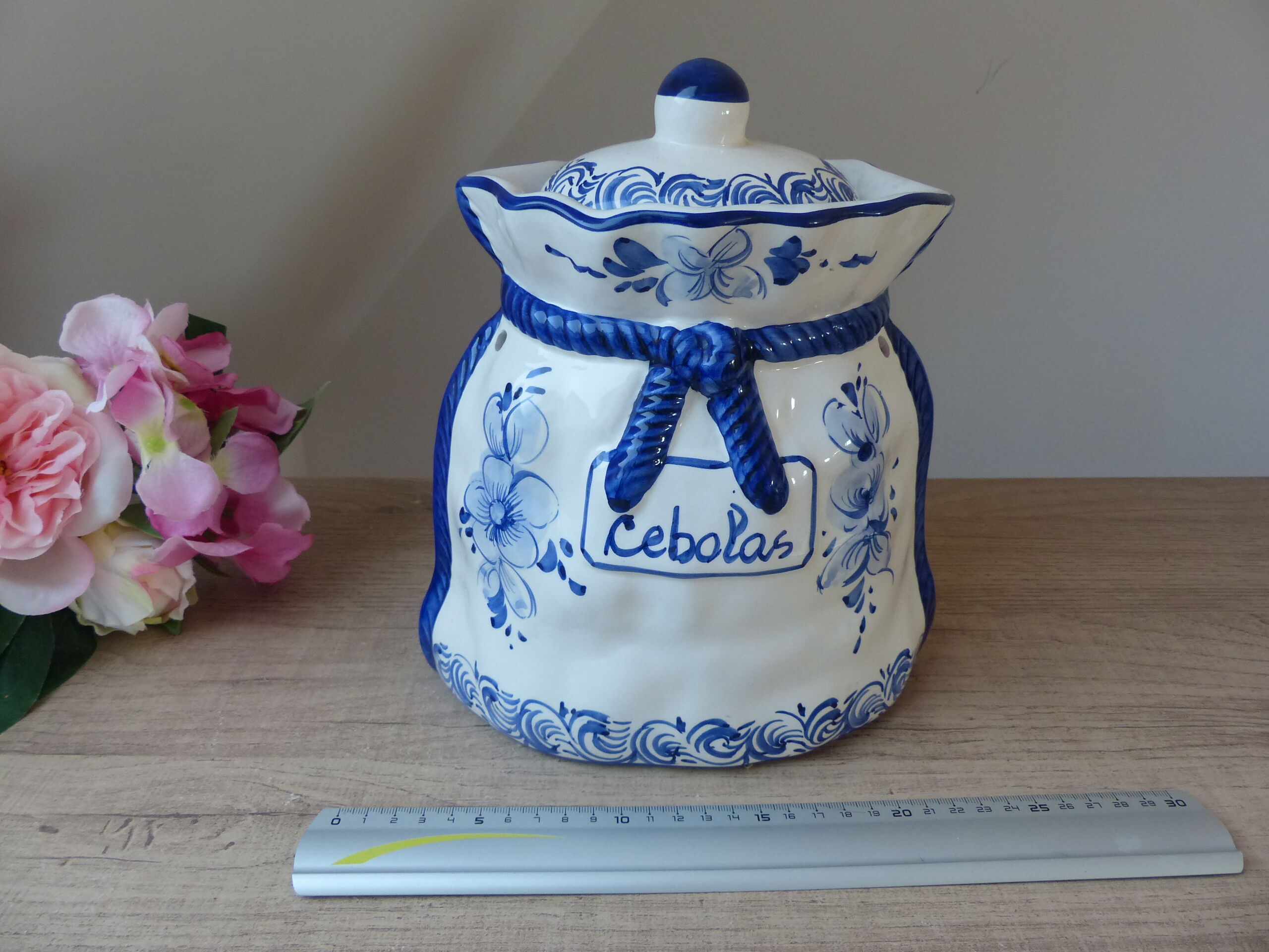 Ceramic onion pot made and hand painted pattern indigo blue flowers Portugal