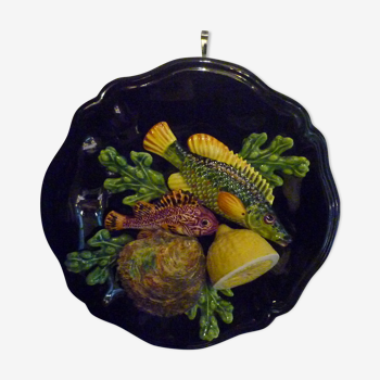 Assiette décorative barbotine thème poisson