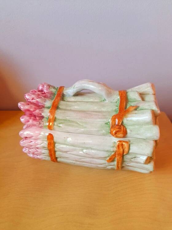 Asparagus service in hand-painted Majolica