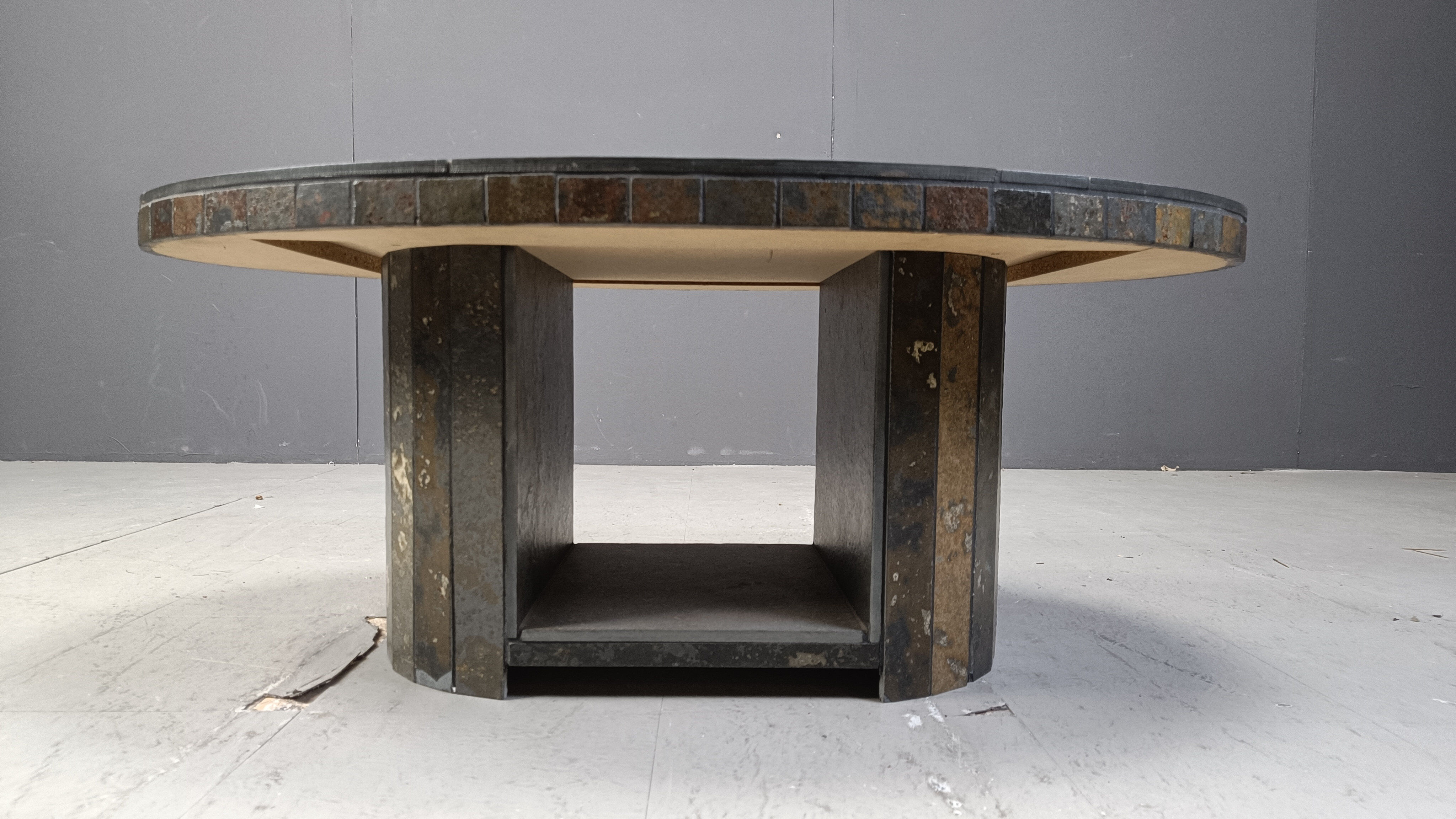 Table basse brutaliste ovale vintage, années 1970