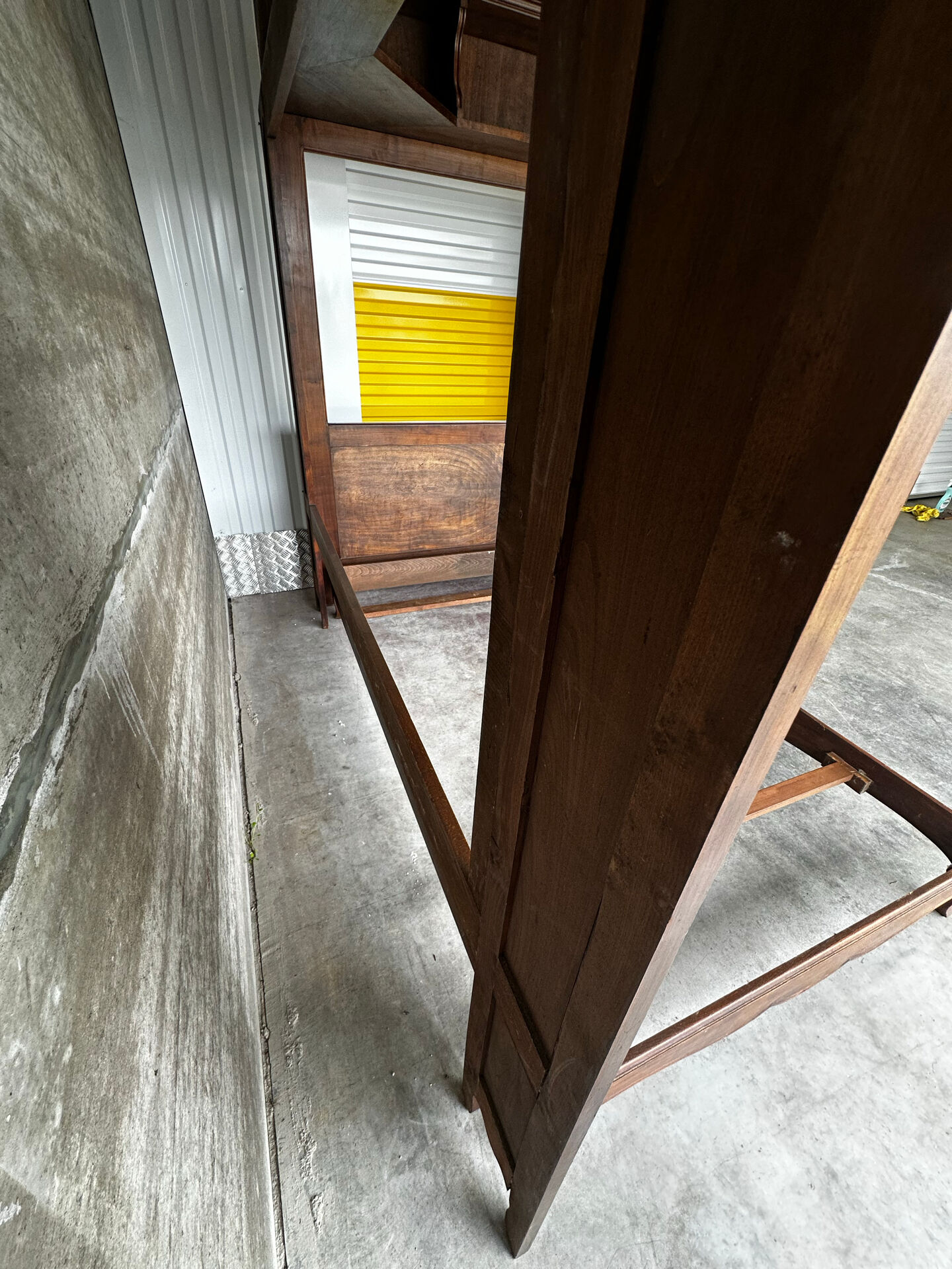 Solid wood bookshelf - French work from the 1950s