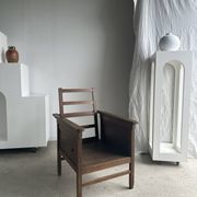 Large fauteuil en bois à dossier inclinable réglable