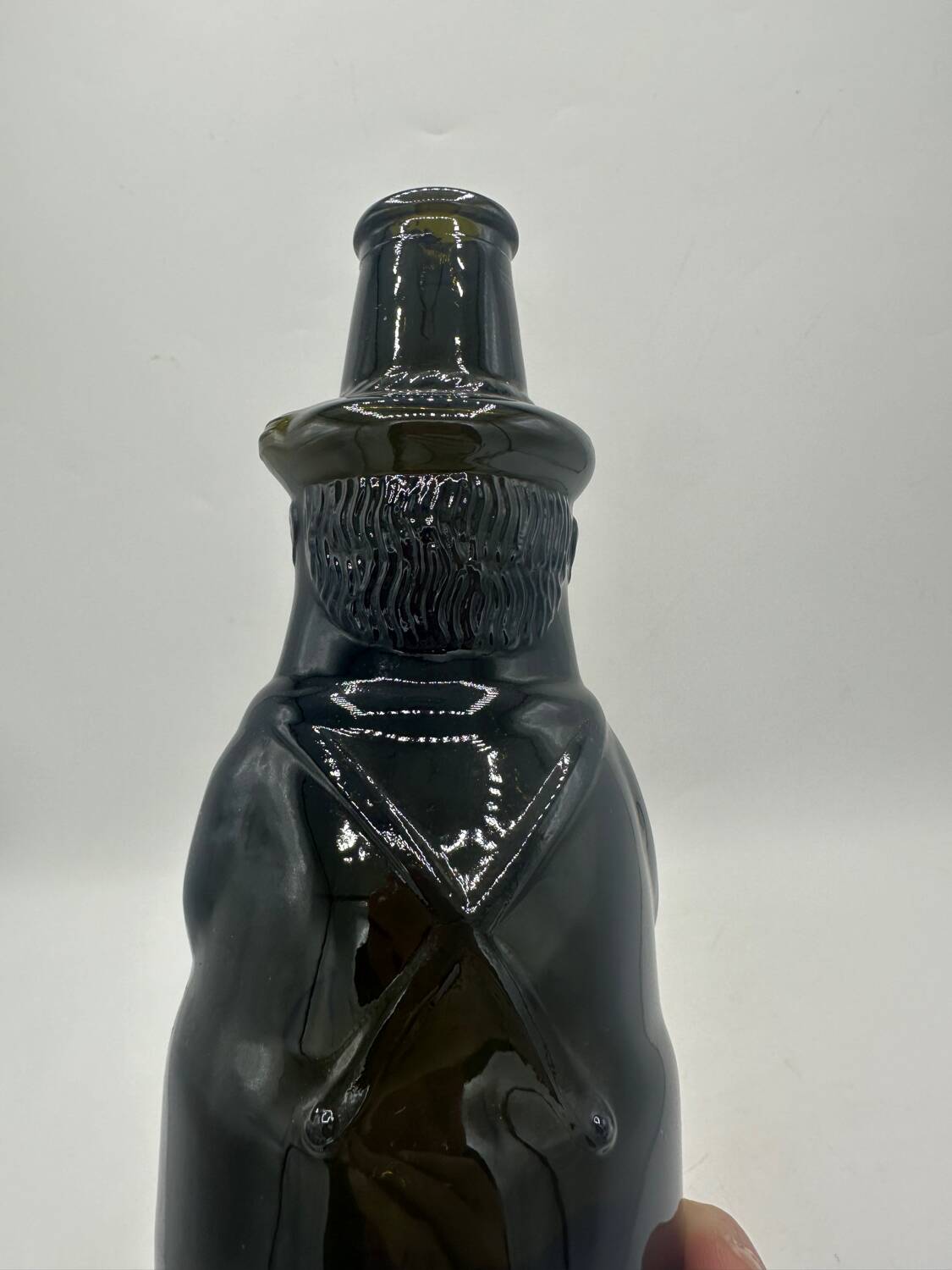 Zoomorphic man vase