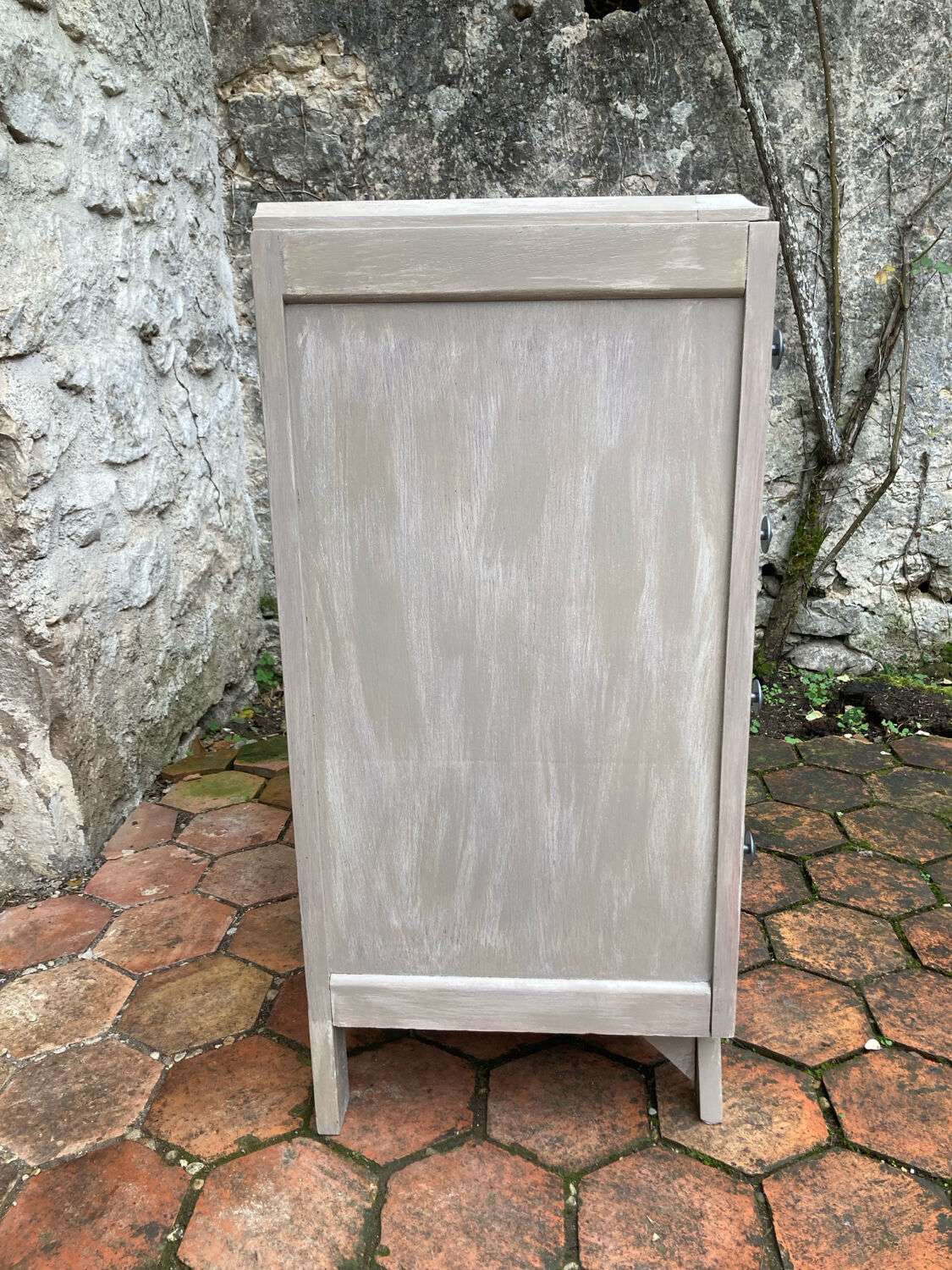 Vintage chest of drawers