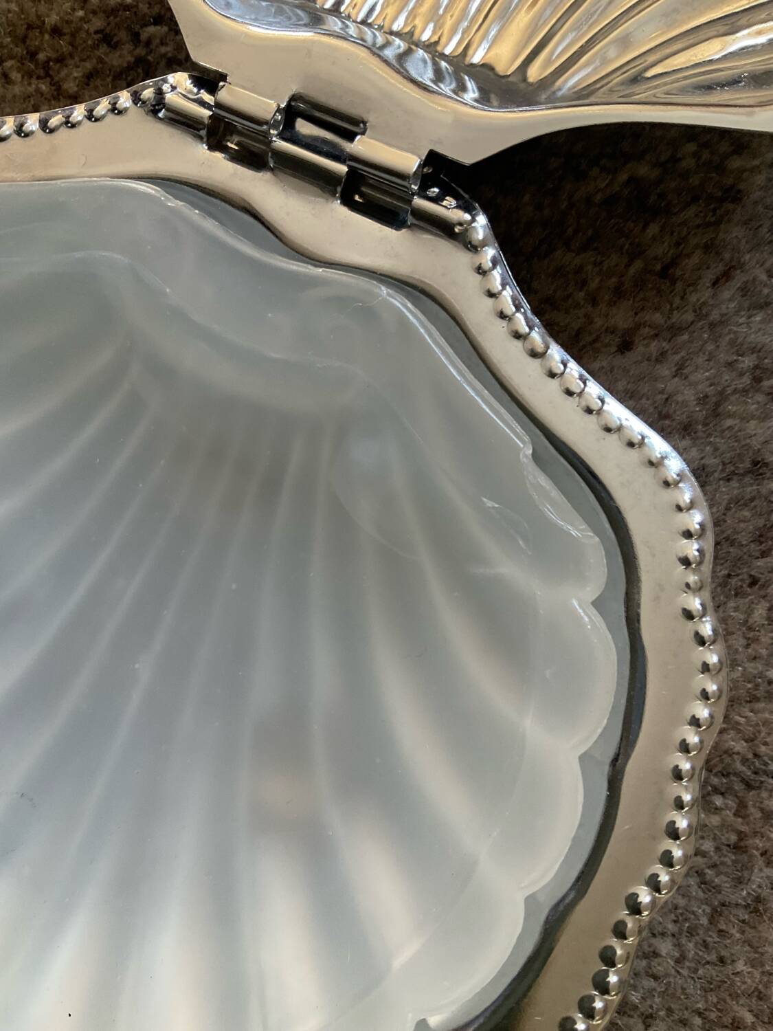 Vintage shell butter dish in metal and opaline glass