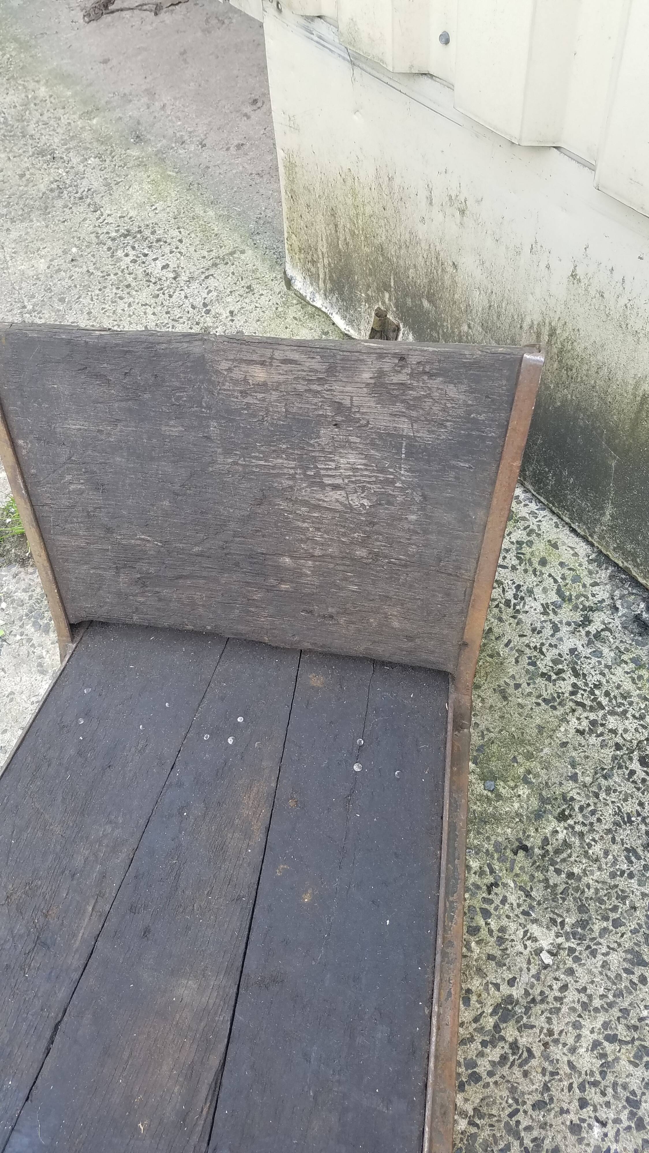 Industrial wheelbarrow