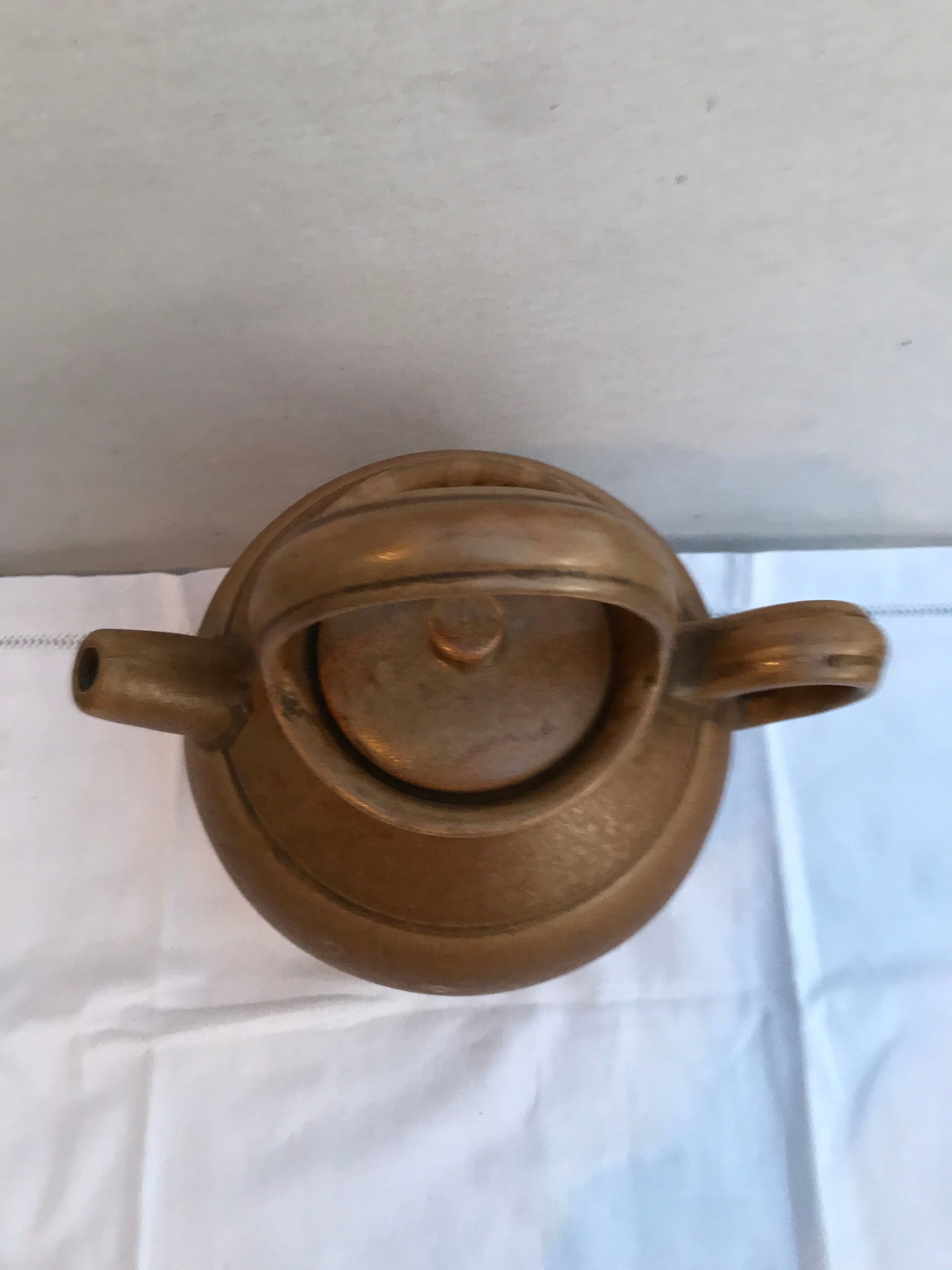 Former digoin goldstone teapot