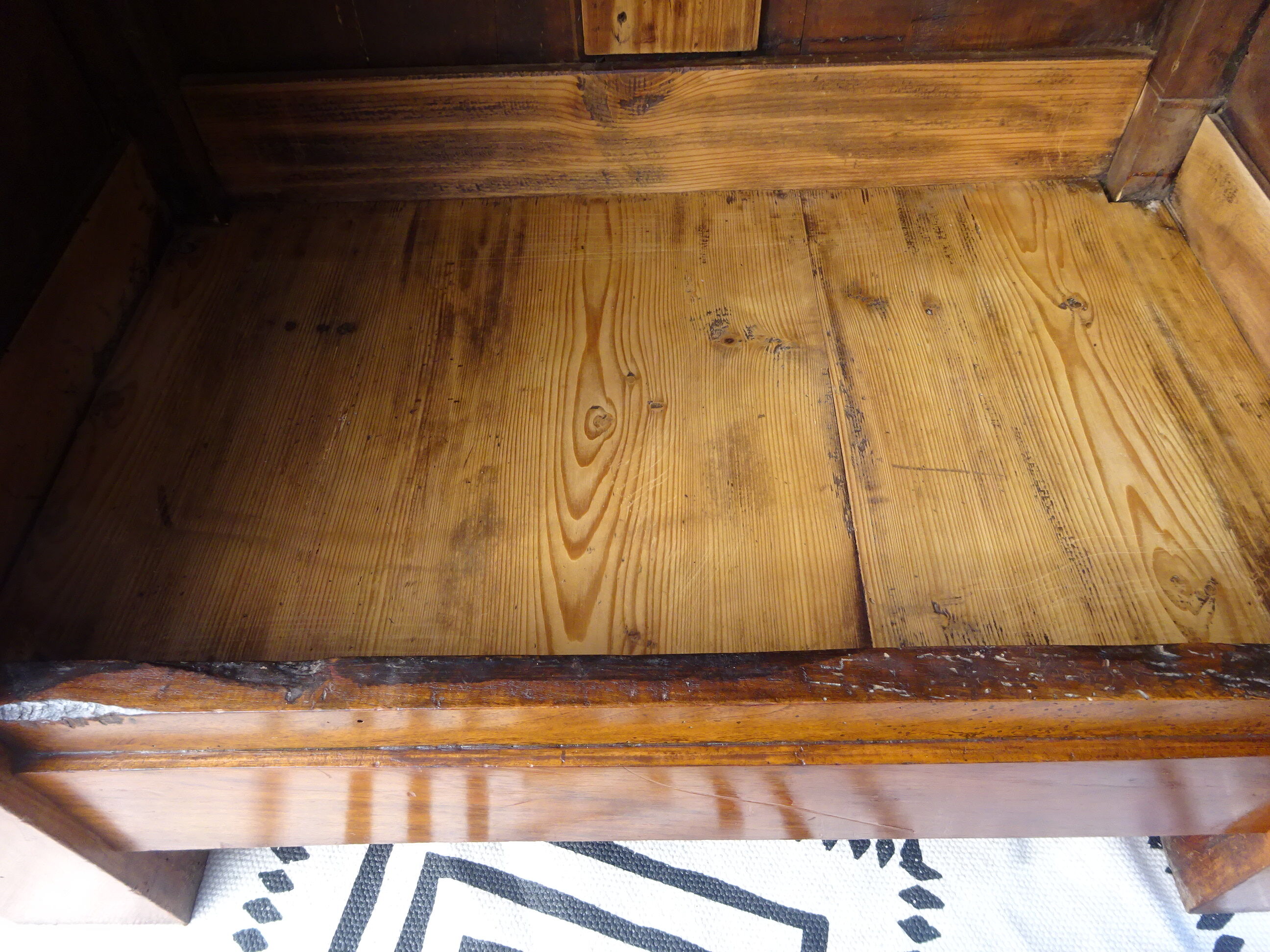 Empire jam maker in solid walnut