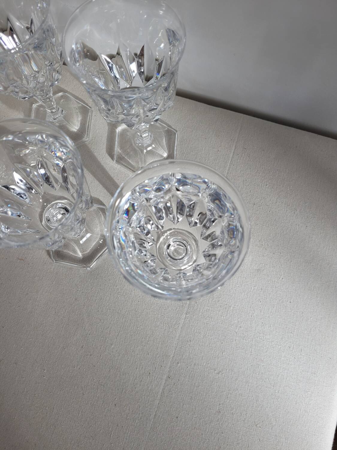 Set of 4 white wine glasses in Chaumont crystal from Cristal d'Arques.