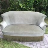 Vintage green velvet toad sofa  1970