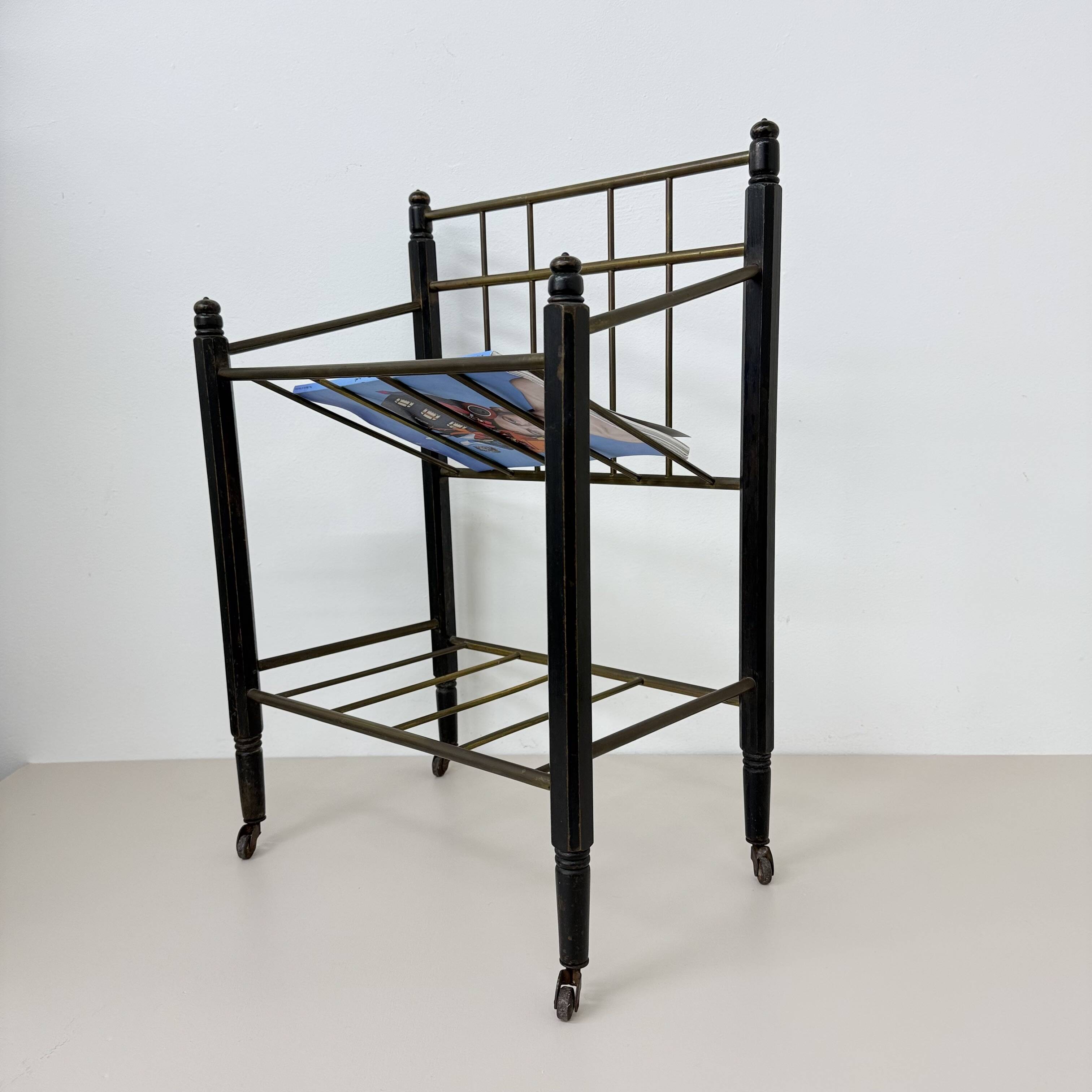 Vintage magazine rack , 1970s