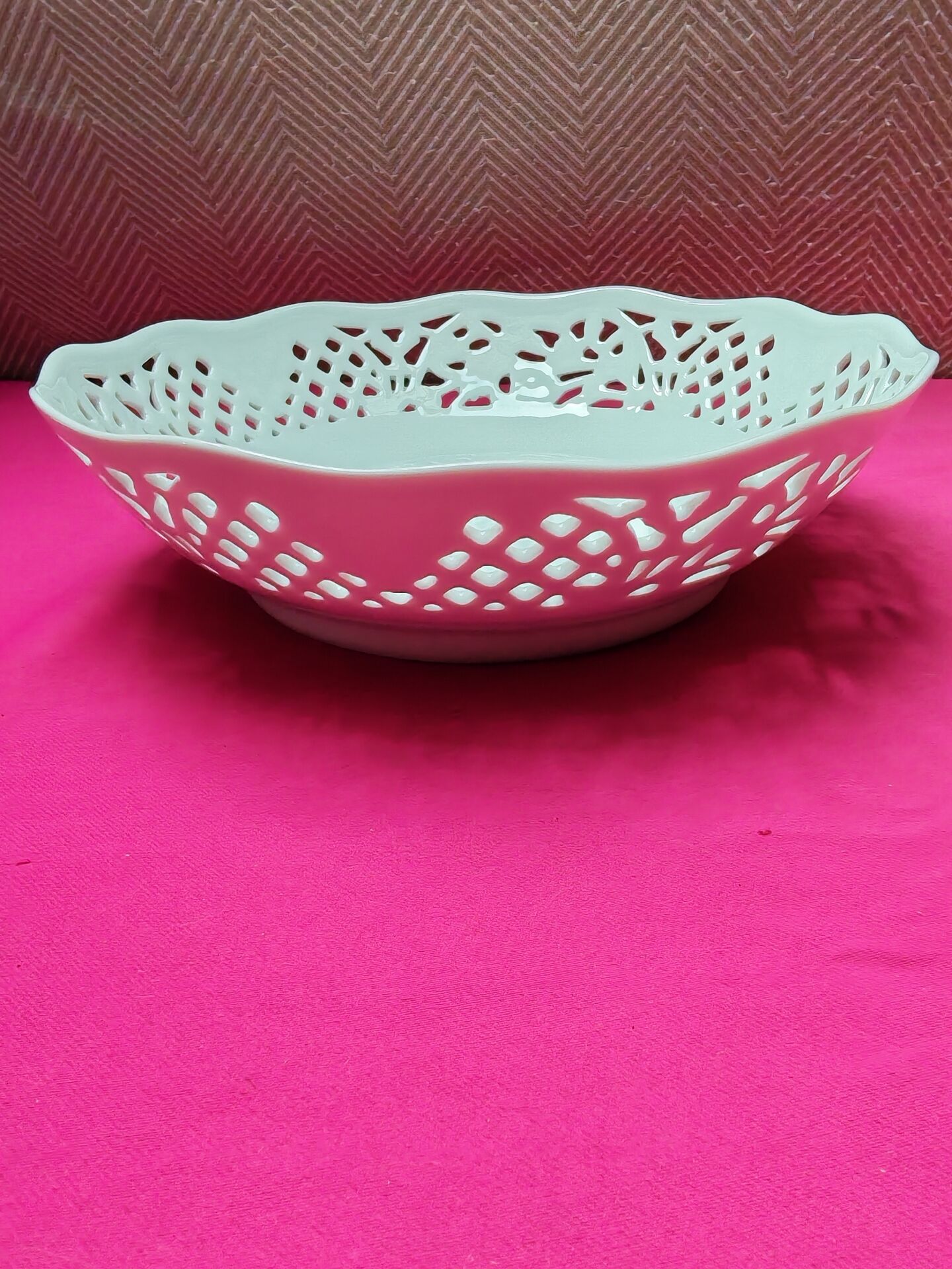 Openwork fruit bowl in white porcelain Form Marienbad Ingres Wei