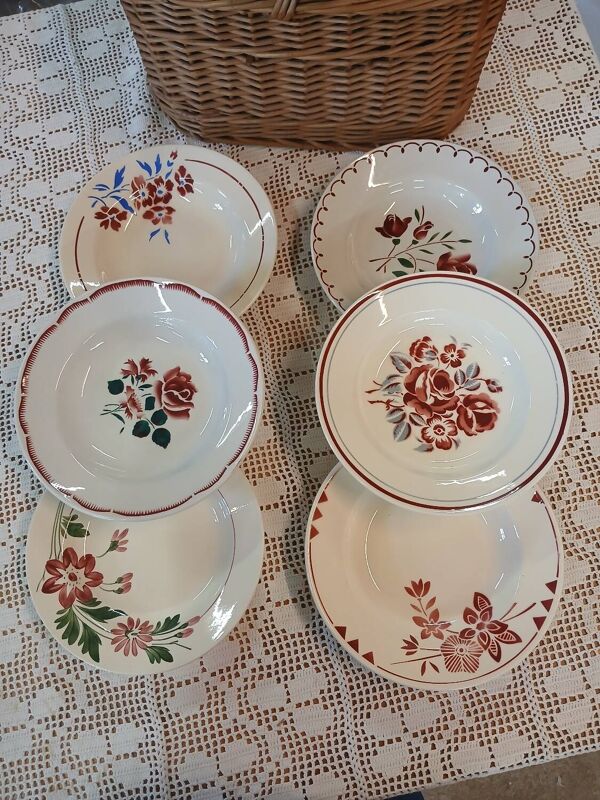 6 assiettes creuses anciennes dépareillées
