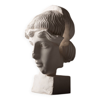 Sculpture fragment