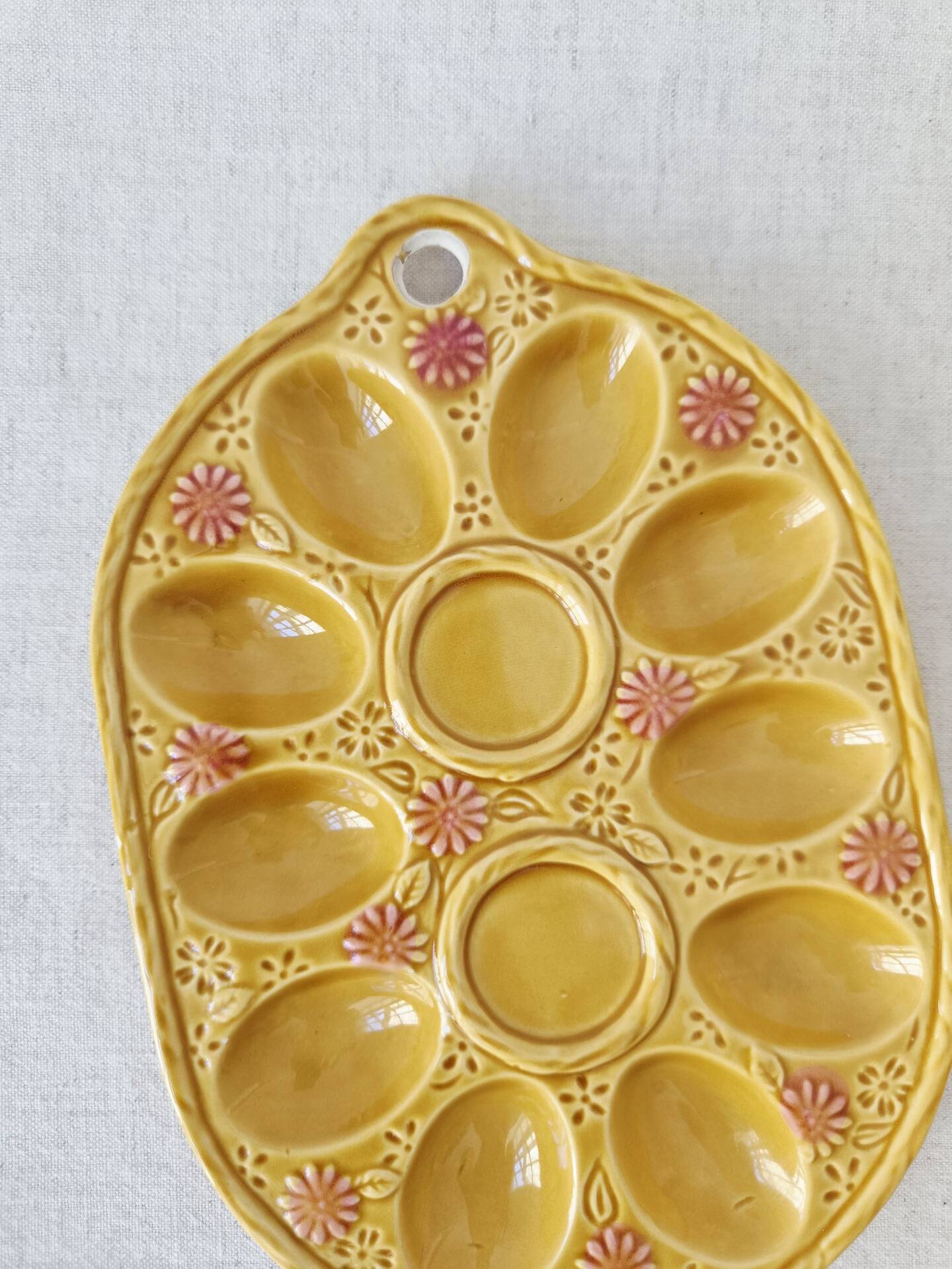 Vintage egg plate in majolica - 1970s
