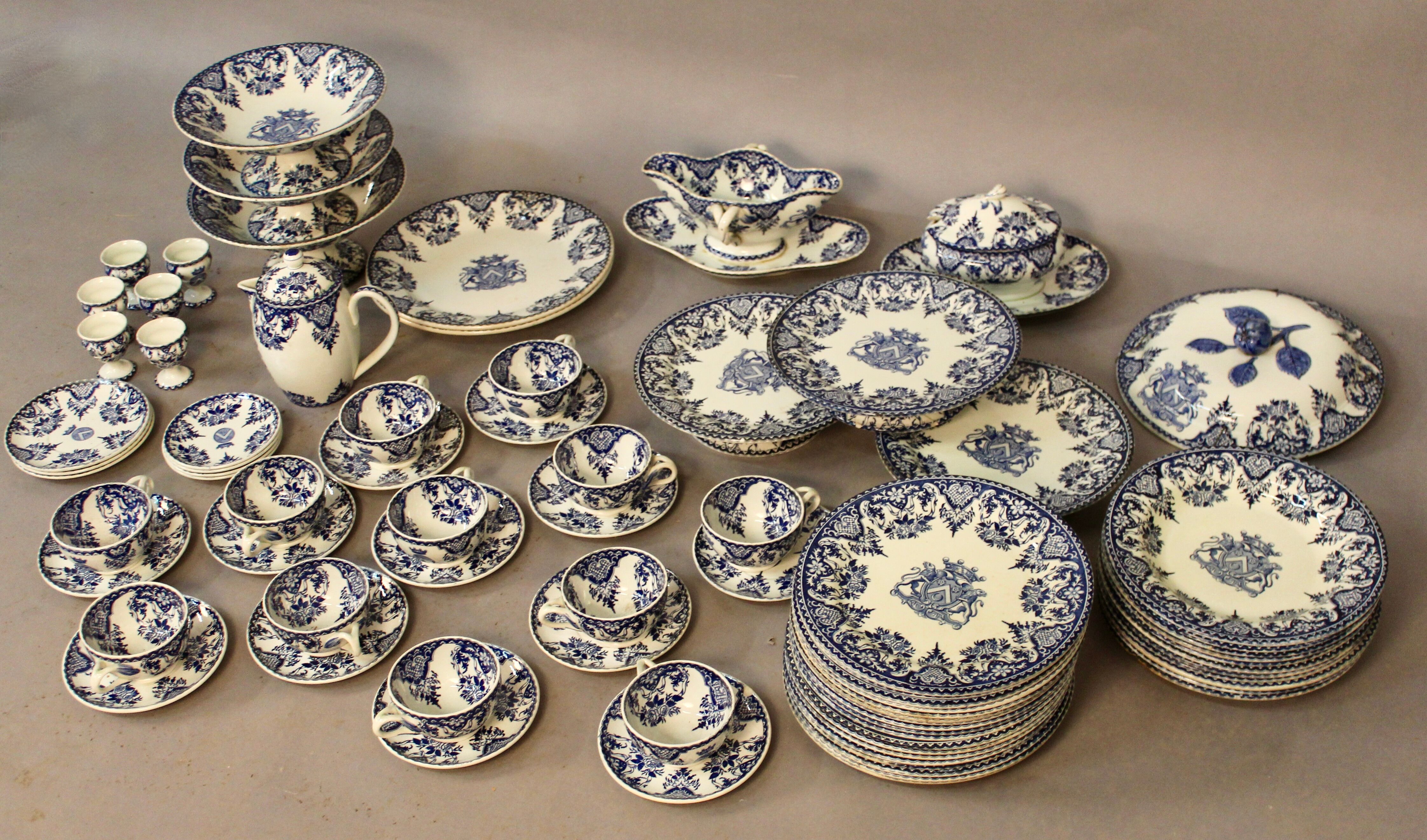 Service in faience of Gien Coat of arms crown and lions XIXth