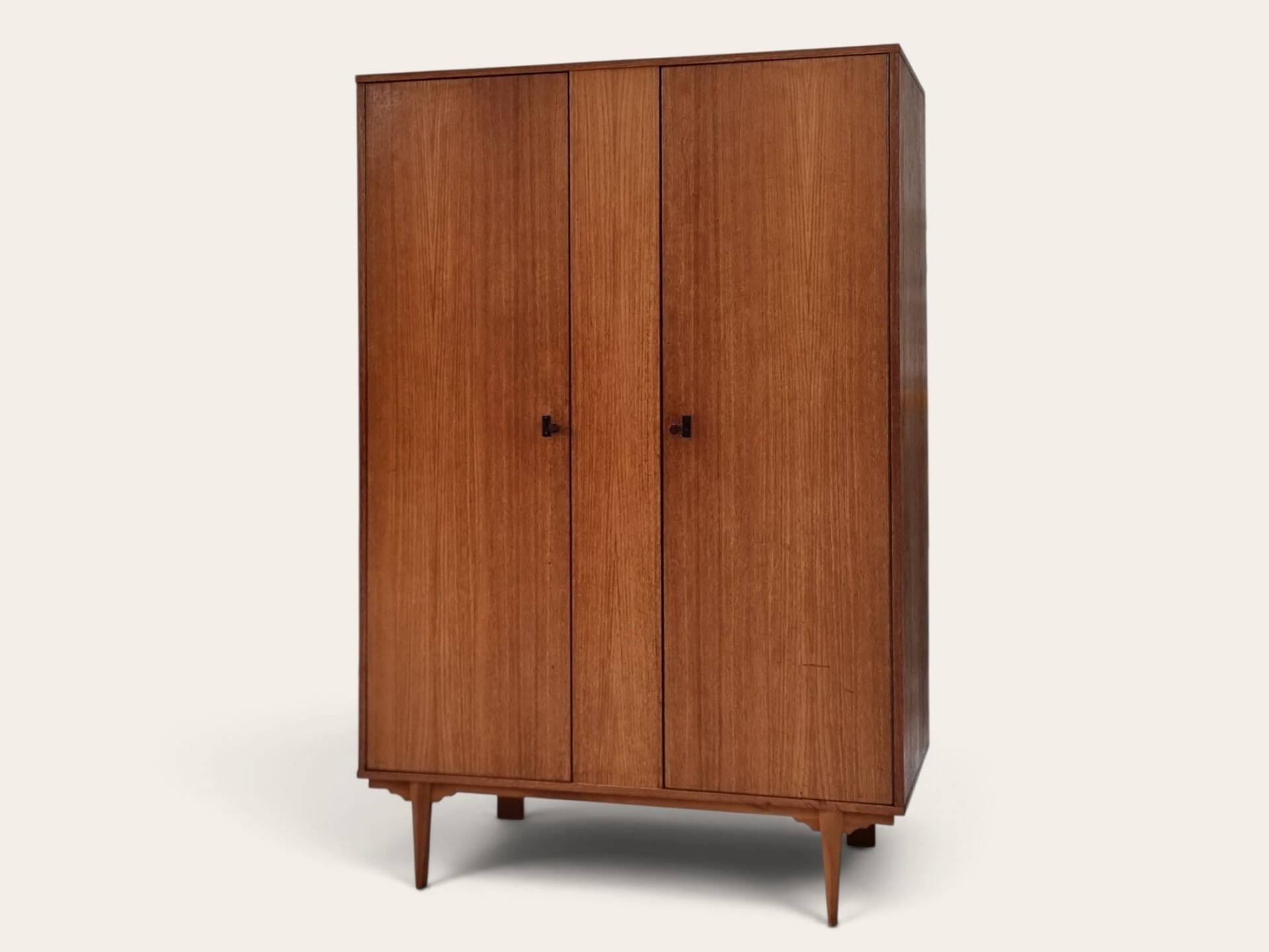 Armoire du milieu du siècle
